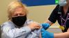 Борис Джонсон привился вакциной AstraZeneca, чтобы доказать ее безопасность