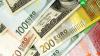 Доллар и евро резко дорожают на фоне сообщений о санкциях против госдолга РФ