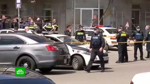 Захват заложников в банке в Тбилиси: вооруженный грабитель задержан.Грузия, банки, заложники, кражи и ограбления, нападения.НТВ.Ru: новости, видео, программы телеканала НТВ