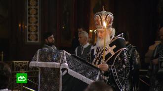Православные отмечают Великую субботу и спешат в храмы освящать куличи