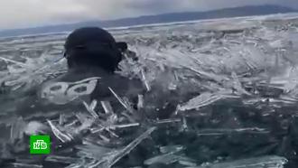 <nobr>Дайверы-экстремалы</nobr> искупались во льдах Байкала