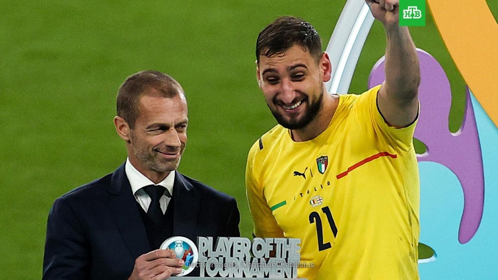 Защитники италии по футболу. Игроки матча евро. Леонардо спинаццола итальянский футболист. Джердан шакири интервью. Швейцария франция 2016.