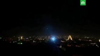 Средства ПВО Сирии отражают атаку Израиля в небе над Дамаском