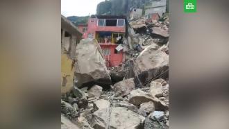 Скалы обрушились на 10 жилых домов в Мексике