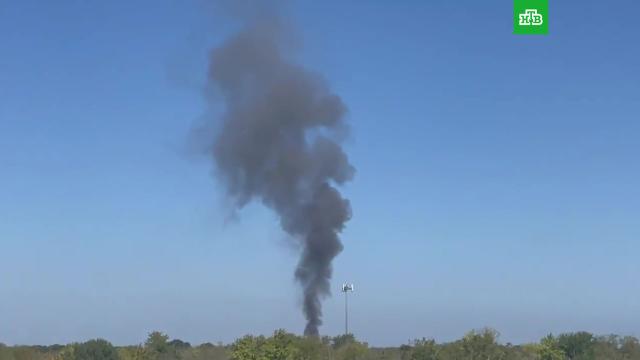 Военный самолет разбился в Техасе, повредив два дома.США, авиационные катастрофы и происшествия, самолеты.НТВ.Ru: новости, видео, программы телеканала НТВ