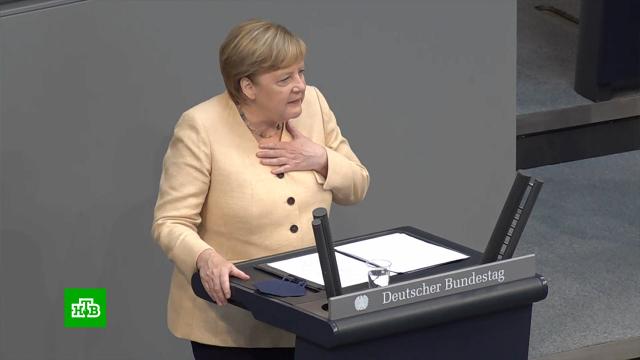 Покидающая пост канцлера Меркель пытается спасти свою партию от катастрофы