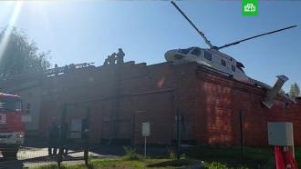 Вертолет санавиации сел на крышу гаража в Ижевске