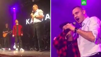 Кличко исполнил на концерте песню со своими крылатыми фразами