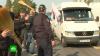Автобусы со сторонниками Саакашвили по пути на митинг закидывают вениками