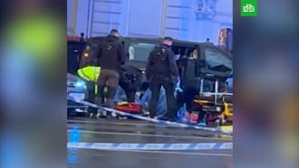 В центре Лондона полицейские застрелили вооруженного мужчину