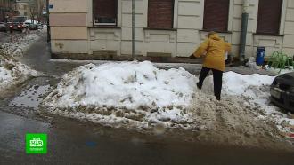 Кругом снег и наледь: как петербуржцы преодолевают на улицах полосу препятствий