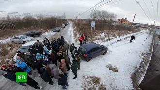 Жители села в Орловской области оказались в заложниках у владельцев единственной дороги