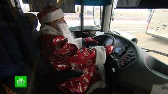 Деды Морозы сели за баранку петербургских автобусов