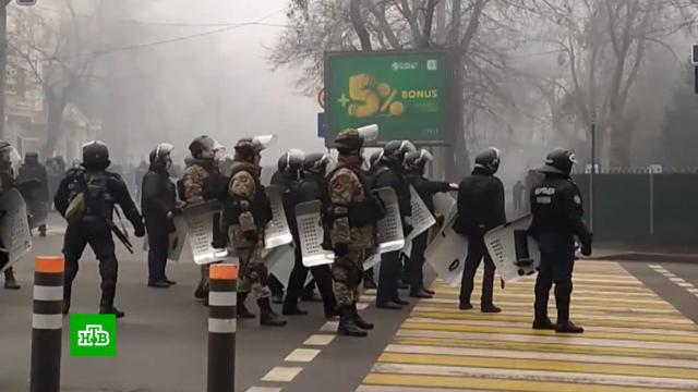 Полиция Алма-Аты сообщила, что в ходе протестов пострадали более 500 человек.Казахстан, беспорядки, газ, митинги и протесты, тарифы и цены.НТВ.Ru: новости, видео, программы телеканала НТВ