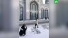 Полуголая девушка устроила фотосессию около Московской соборной мечети