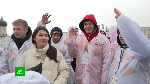 Столичные волонтеры провели экскурсию для школьников из ДНР и ЛНР.Москва, беженцы.НТВ.Ru: новости, видео, программы телеканала НТВ