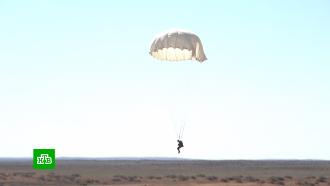 Элита сирийского спецназа освоила мастерство прыжков с парашютом