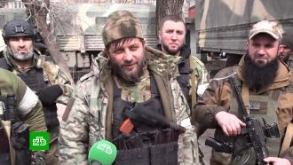 Чеченские бойцы готовятся штурмовать дом с националистами из «Азова» 