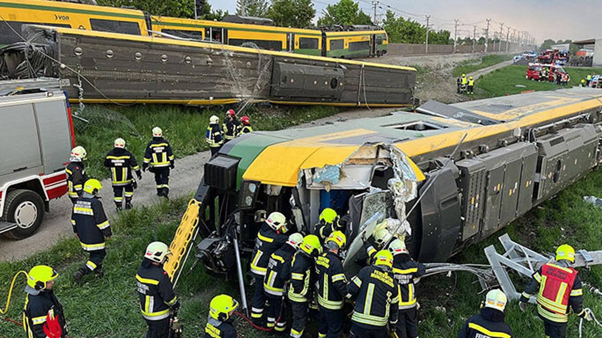 Поезд крушение сегодня. Железнодорожная авария. Сход пассажирского поезда.