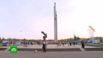 Парламент Латвии разрешил снести монумент Освободителям Риги