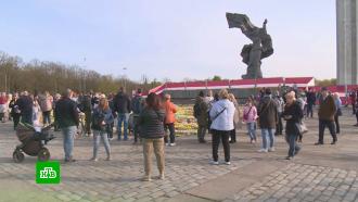 В Латвии предложили высылать в Москву защитников памятника Освободителям Риги 