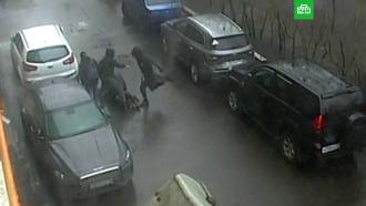 Грабители отняли пистолет у мужчины в центре Москвы