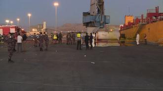 Число жертв утечки газа в порту Иордании возросло до 10