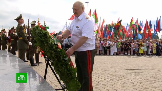 В День независимости Белоруссии Лукашенко призвал свято помнить и хранить историю.Белоруссия, Лукашенко, торжества и праздники.НТВ.Ru: новости, видео, программы телеканала НТВ