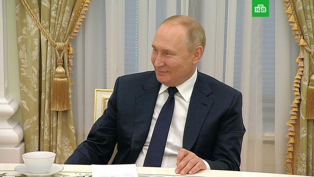 «У соседей хорошо, но дома лучше»: Путин обратился к уехавшим IT-cпециалистам.Путин, работа, технологии.НТВ.Ru: новости, видео, программы телеканала НТВ