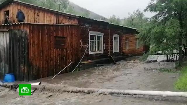 Наводнение в Якутии: сразу несколько рек вышли из берегов после сильных ливней.Якутия, наводнения, погодные аномалии, стихийные бедствия.НТВ.Ru: новости, видео, программы телеканала НТВ