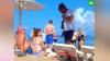 Туристов выгнали с пляжа в Геленджике за отказ оплачивать лежаки: видео 
