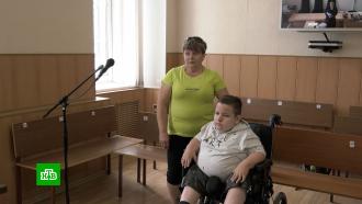 Мать ребенка-инвалида обвинила врачей в параличе сына