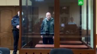 Суд отправил в СИЗО мужчину, ранившего охранника клуба в центре Москвы