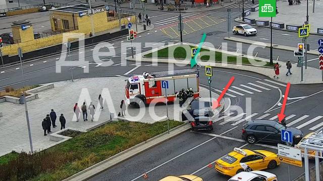 Три машины столкнулись на Сретенском бульваре в Москве.ДТП, Москва, автомобили, дороги.НТВ.Ru: новости, видео, программы телеканала НТВ