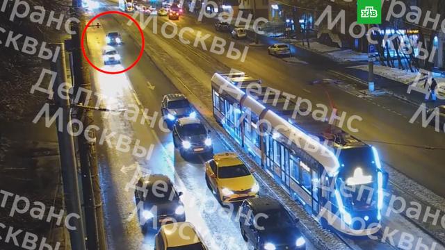 В Москве легковушка сбила на тротуаре мать с двумя детьми.ДТП, Москва, дети и подростки.НТВ.Ru: новости, видео, программы телеканала НТВ