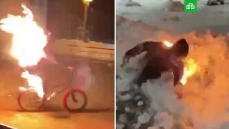 В Белоруссии подросток поджег себя ради огненного трюка на велосипеде