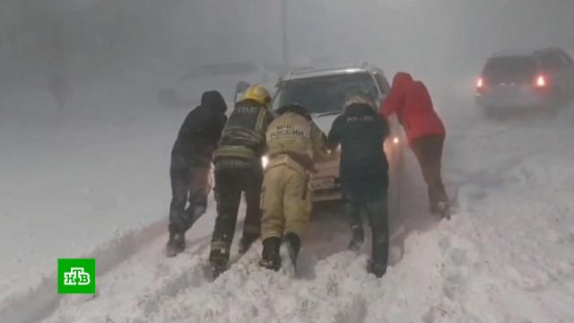 В Магадане за сутки выпала месячная норма снега.Магадан, погода, снег.НТВ.Ru: новости, видео, программы телеканала НТВ