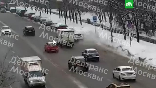 Семь машин столкнулись на юго-западе Москвы.ДТП, Москва, автомобили, дороги.НТВ.Ru: новости, видео, программы телеканала НТВ