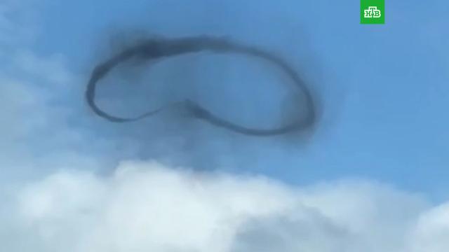 Черное кольцо возникло в небе после хлопка в Строгине.Москва.НТВ.Ru: новости, видео, программы телеканала НТВ