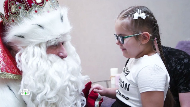 Новогоднее настроение и подарки каждому: второй день Деда Мороза в Екатеринбурге.НТВ.Ru: новости, видео, программы телеканала НТВ
