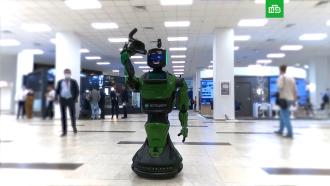 <nobr>Робот-спецкор</nobr> НТВ осветил работу Восточного экономического форума